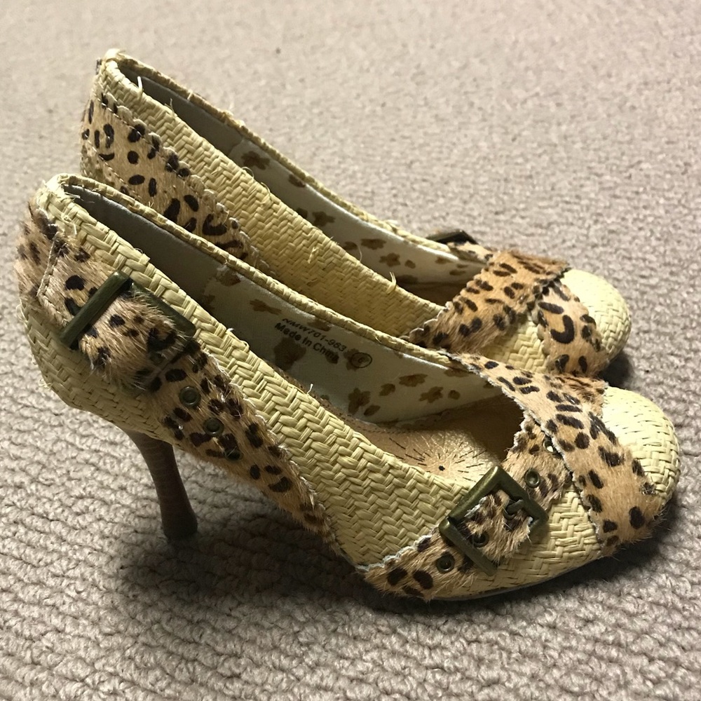 Naughty Monkey size 6 heels